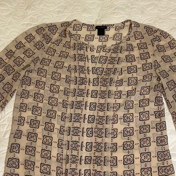 Ann Taylor Pullover Top 3/4 sleeves - Picture 3 of 8